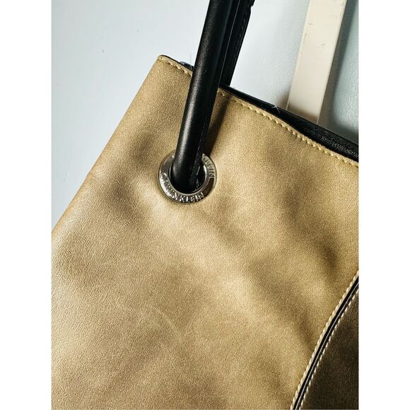 Calvin Klein Gabrianna Reversible Tote Black/gray 2 piece set - Picture 6 of 15